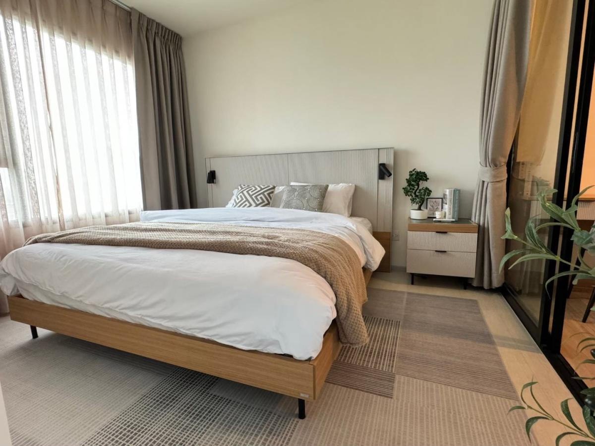 For RentCondoRama9, Petchburi, RCA : 🔥For Rent Now🔥 Life Asoke, East-facing, unobstructed view, quiet, no buildings blocking the view, fully furnished, ready to move in, near MRT Phetchaburi.