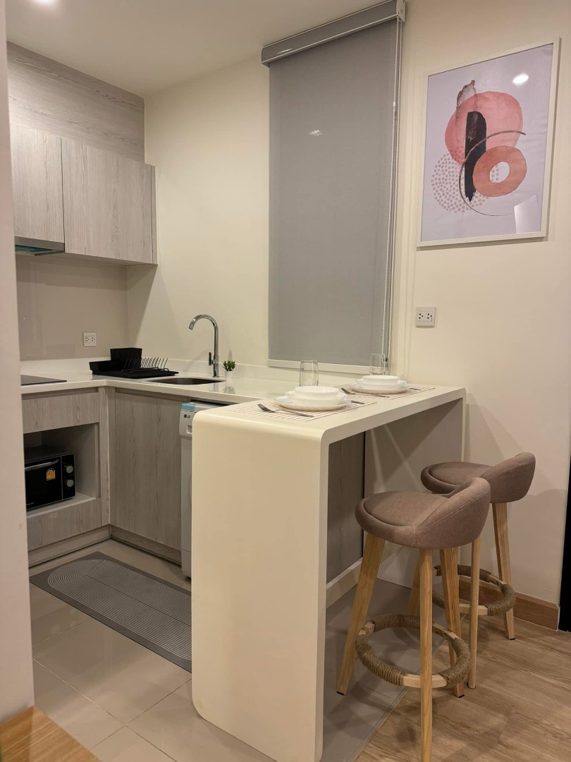 For RentCondoRama9, Petchburi, RCA : 🔥For Rent Now🔥 Life Asoke, East-facing, unobstructed view, quiet, no buildings blocking the view, fully furnished, ready to move in, near MRT Phetchaburi.