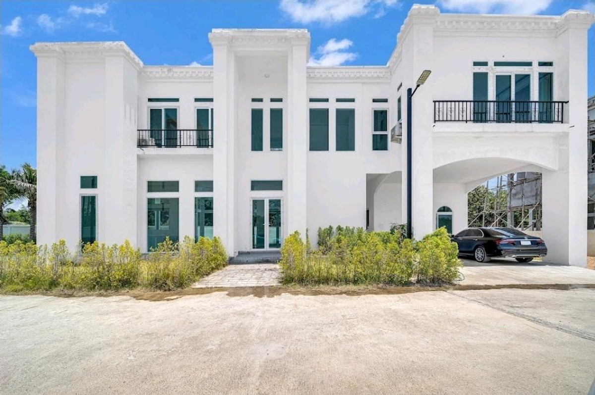 ขายพัทยา บางแสน ชลบุรี สัตหีบ : 🏡 EDEN LUXURY VILLAS – วิลล่าสุดหรูใจกลางโซนกอล์ฟระดับโลก ชลบุรี