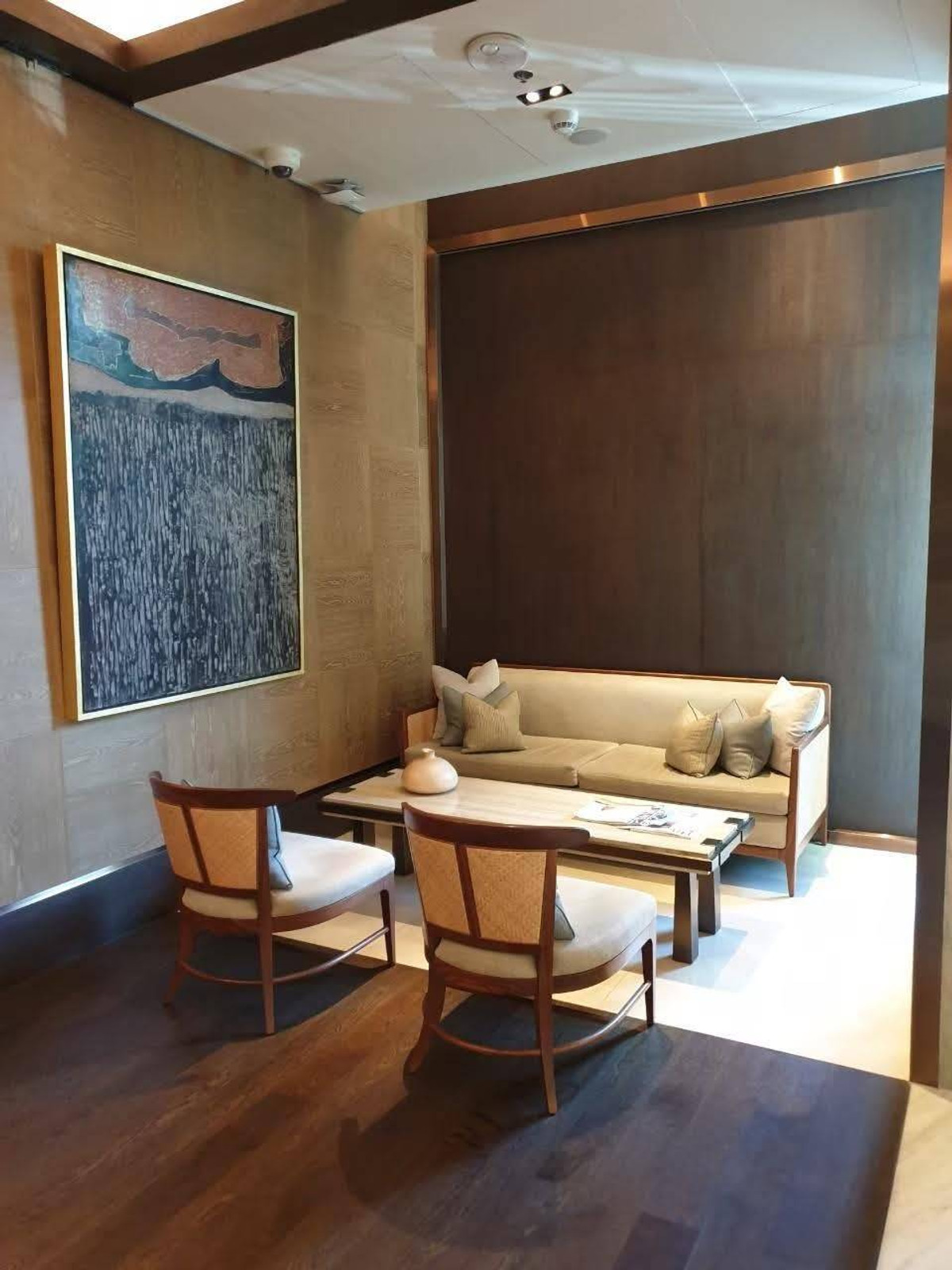 For RentCondoSathorn, Narathiwat : 💥CP-9654💥The Ritz - Carlton Residences at MahaNakhon 👉Line : @fastcondo