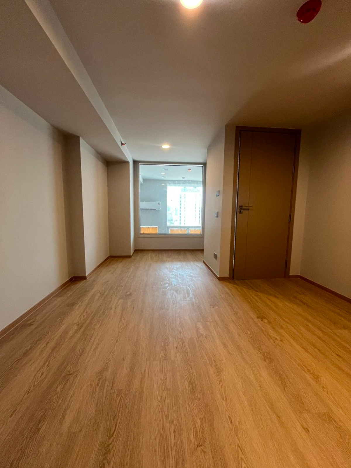 ขายคอนโดสยาม จุฬา สามย่าน : 🔥 Rare Item! Duplex ใจกลางจุฬาฯ-สามย่าน! คุ้มค่าที่สุดแห่งปี! 💰 📞: 065-626-5636 (คุณกี้)