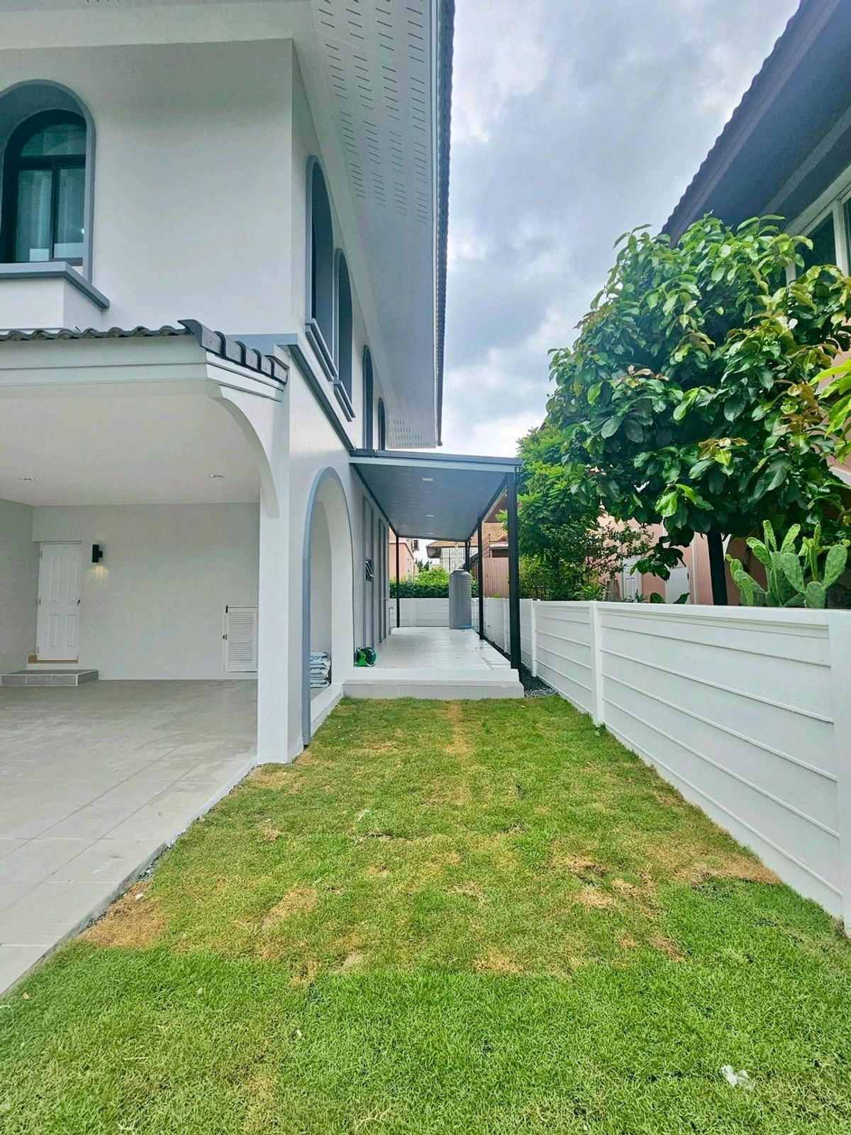 For SaleHouseNawamin, Ramindra : 2-story detached house for sale, Tuscana Village Phraya Suren 41 Pink Line Near Fashion Island Department Store, The Promenade, Makro, Big C, Lotus, The Jazz along Khlong Song, Hathaimit Market, Minburi Market, Thai Watsadu, HomePro, renovated and ready t