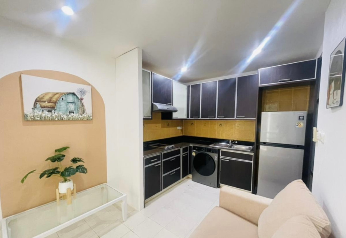 For RentCondoBangna, Bearing, Lasalle : For rent: The Parkland Bangna, beautiful, cheap, ready to move in, near MRT Si Iam. If interested, contact Line @841qqlnr