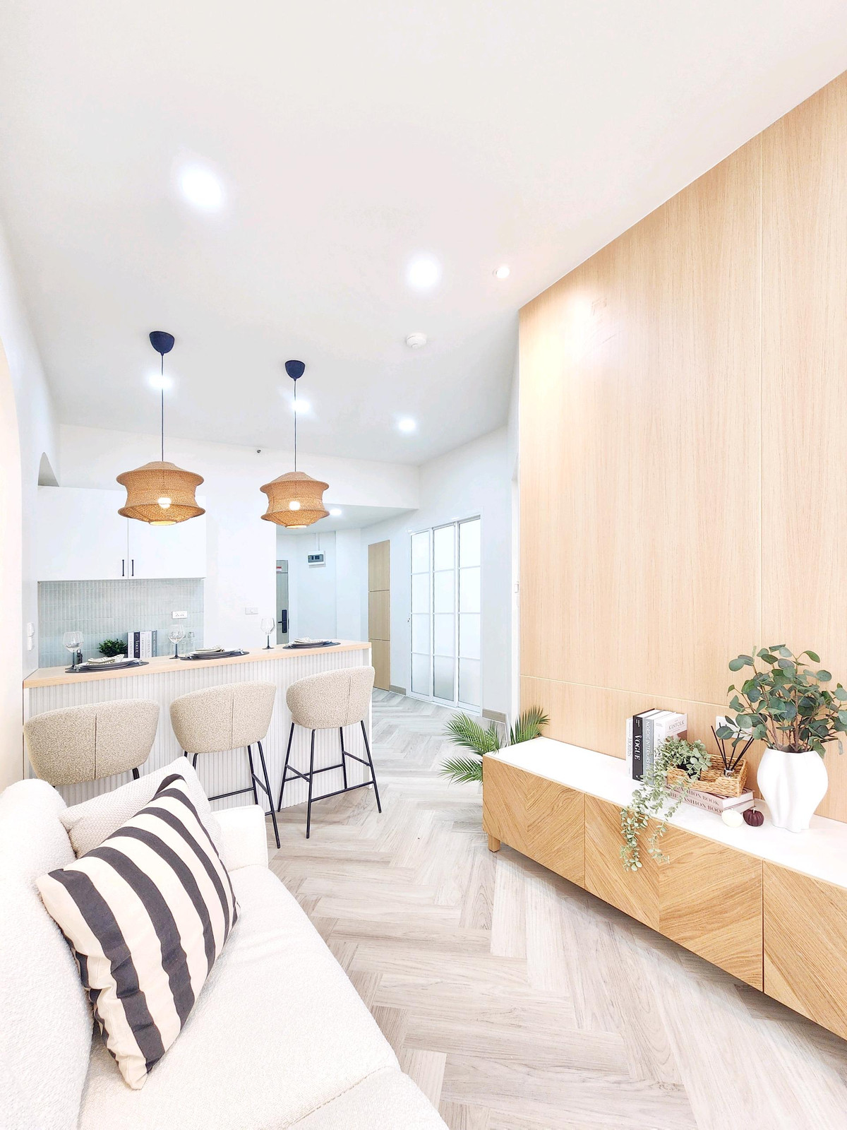 ขายคอนโดรามคำแหง หัวหมาก : ห้องใหม่โซนรามคำแหง 2 นอน 1 น้ำ 
รีโนเวทใหม่หมด ไม่สนหน้าใคร ฟีลดี สายอินฟลูต้องเลิฟห้องนี้