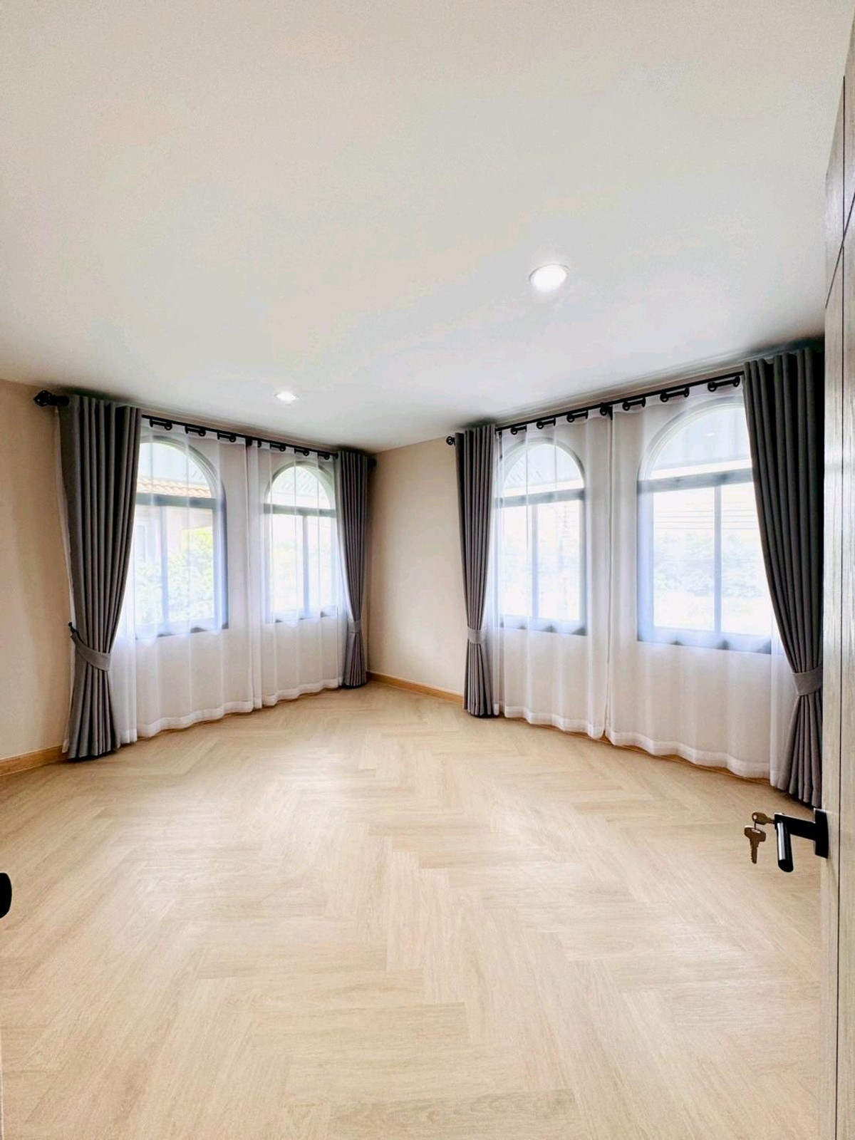 For SaleHouseNawamin, Ramindra : 2-story detached house for sale, Tuscana Village Phraya Suren 41 Pink Line Near Fashion Island Department Store, The Promenade, Makro, Big C, Lotus, The Jazz along Khlong Song, Hathaimit Market, Minburi Market, Thai Watsadu, HomePro, renovated and ready t