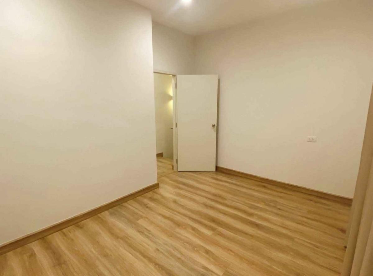 For SaleTownhomeNawamin, Ramindra : 💥 Lowest price in the project! Brand-new townhouse, never lived in, move-in ready! *Free furniture + electrical appliances 📞: 065-626-5636