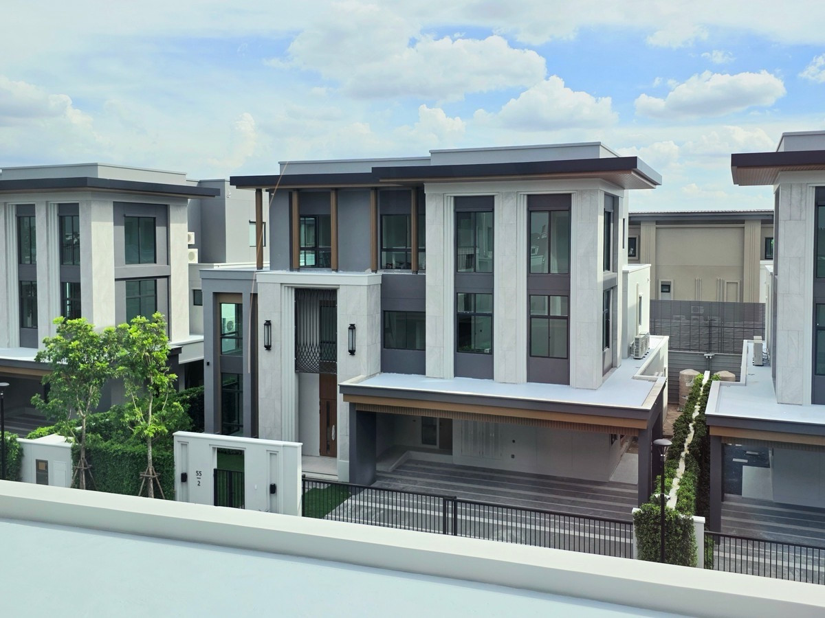 For SaleHousePattanakan, Srinakarin : ⭐️⭐️⭐️House for sale, CINQUIEME Krungthep Kreetha project, size 655 Sq.m 4 bed 5 bath, special price only 65,000,000 MB.