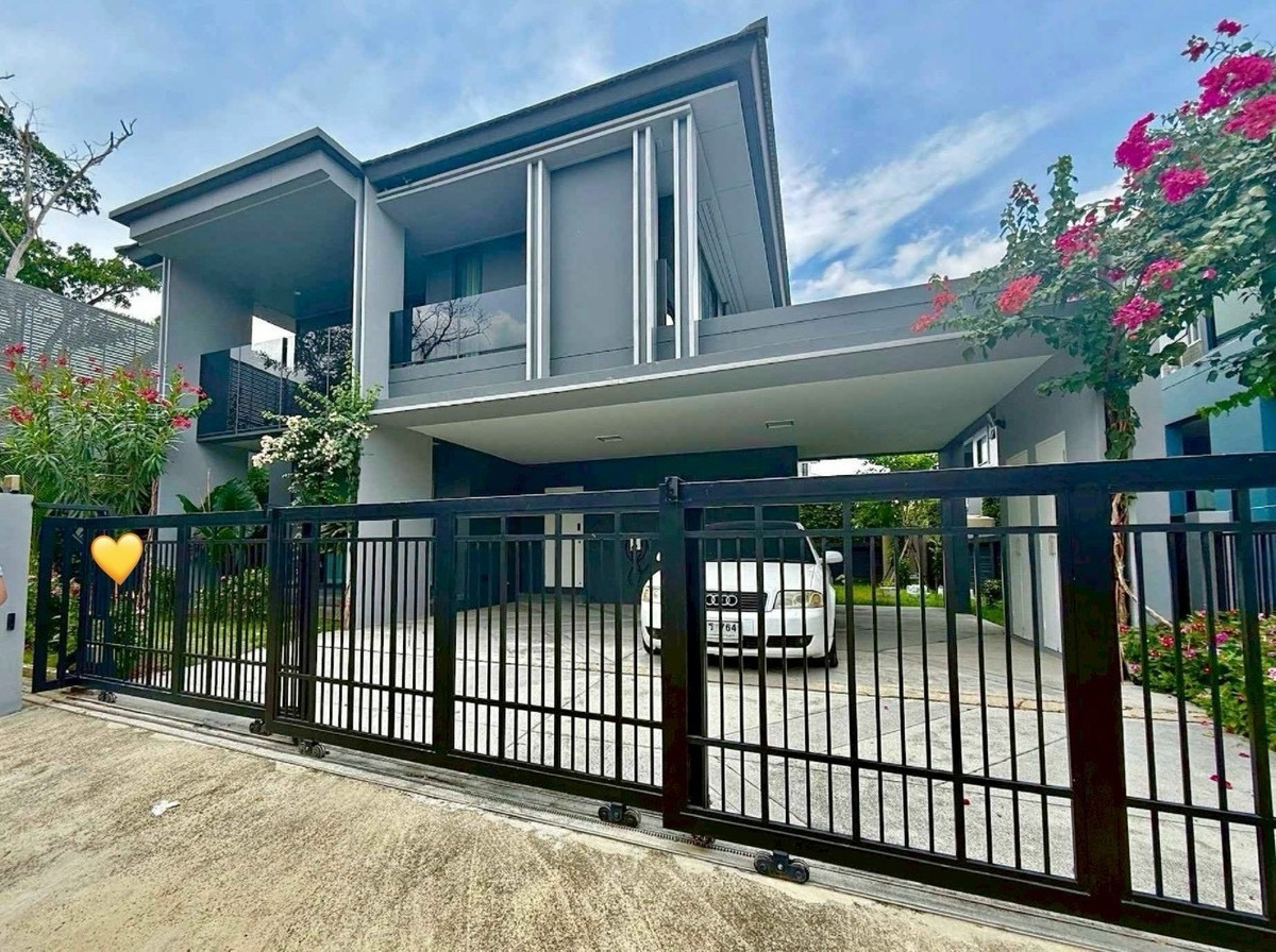 For RentHousePattanakan, Srinakarin : BrightonCollege Bangkok is only 1 km., convenient to travel.