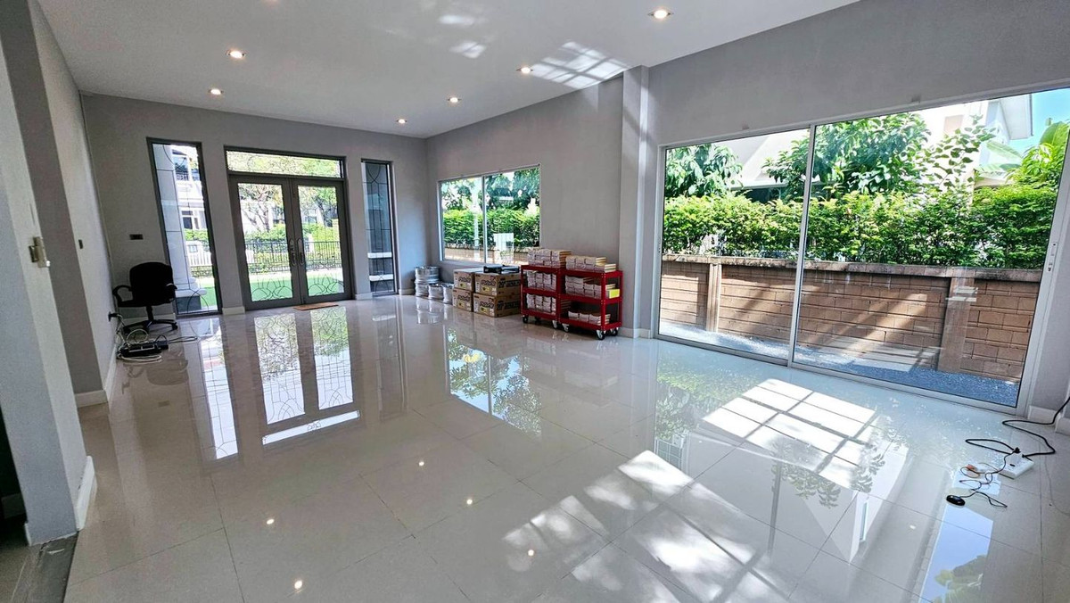 For SaleHouseLadkrabang, Suwannaphum Airport : 113.5 sq m, 3 bedrooms, 4 bathrooms, 2-story detached house, Two Grand Monaco, Bangna Wongwaen.