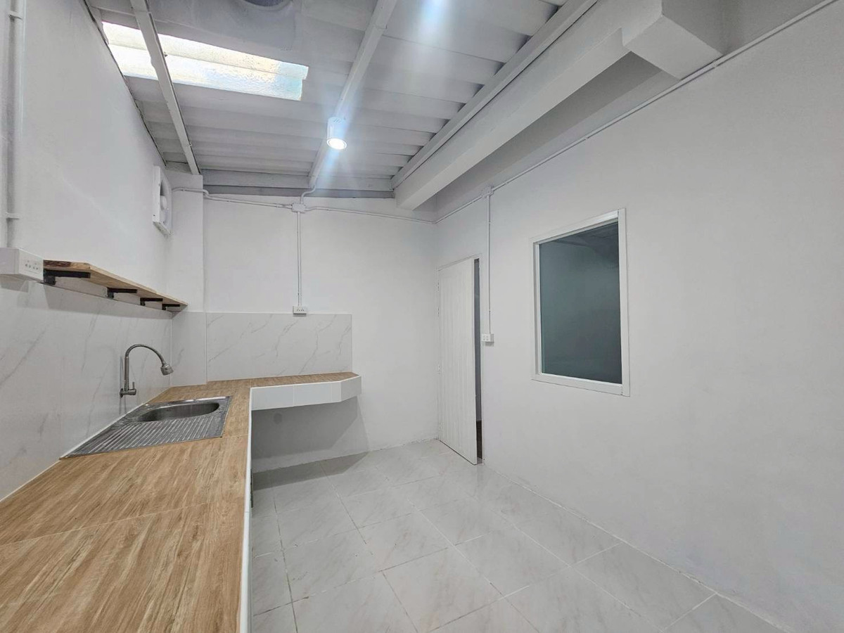 ขายทาวน์โฮมรามคำแหง หัวหมาก : ขายทาวน์เฮาส์ 2 ชั้น หมู่บ้านปรีชา 8 บ้านรีโนเวทใหม่พร้อมอยู่ ราคาดีมาก (N.1936)