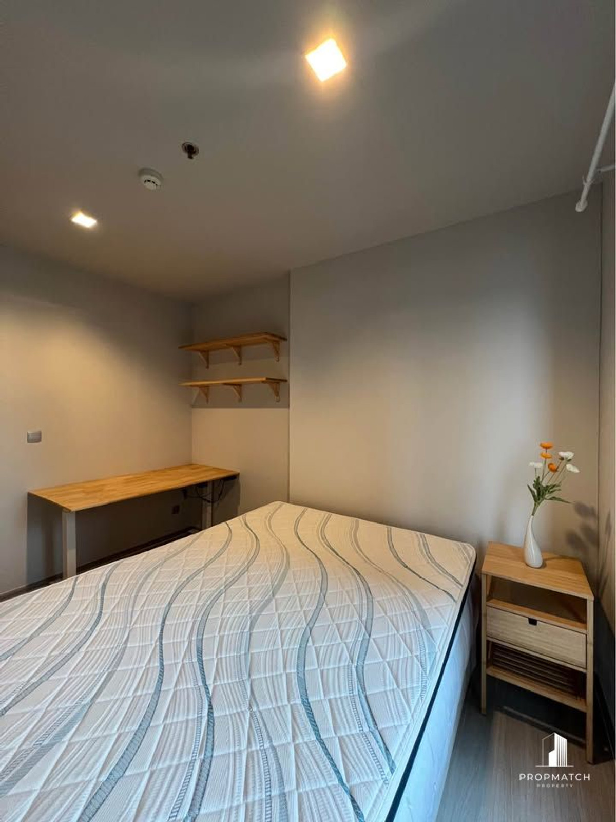 For RentCondoRama9, Petchburi, RCA : 💛Life Asoke-Rama 9 ready to move in, rent only 17,000, Building B, 13++ floor, 25 sq m., east side, garden corner. If interested, make an appointment to view. 064-6696546 Minnie, this number can be reached on Line.