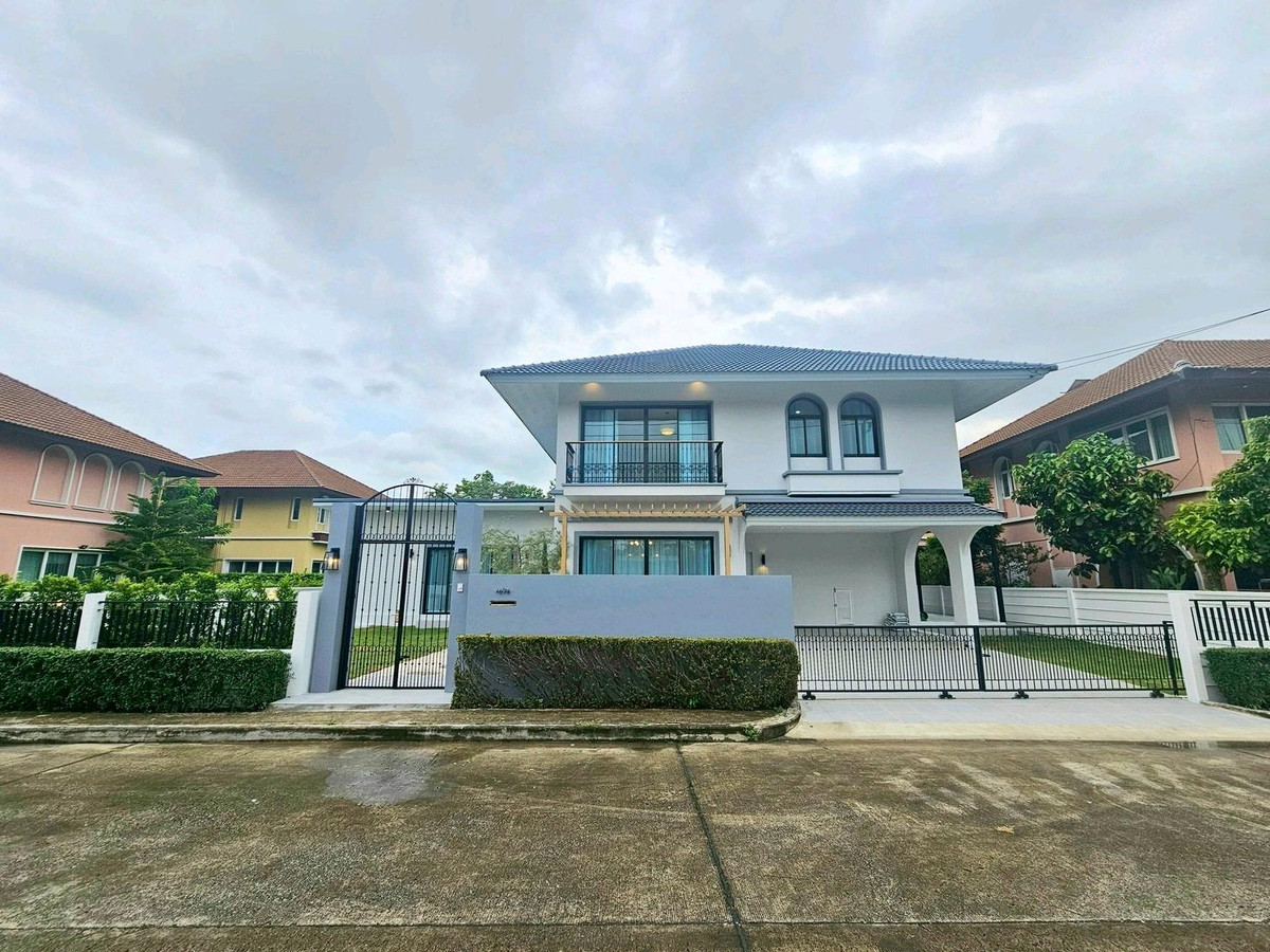 ขายบ้านนวมินทร์ รามอินทรา : ขายบ้านเดี่ยว 2 ชั้น หมู่บ้านทัสคาน่า พระยาสุเรนทร์ 41 รถไฟฟ้าสายสีชมพู ใกล้ห้างสรรพสินค้าแฟชั่นไอส์แลนด์ The promenade แม็คโคร บิ๊กซี โลตัส เดอะแจ๊สเลียบคลองสอง ตลาดหทัยมิตร ตลาดมีนบุรี ไทวัสดุ โฮมโปร รีโนเวทแล้วพร้อมอยู่