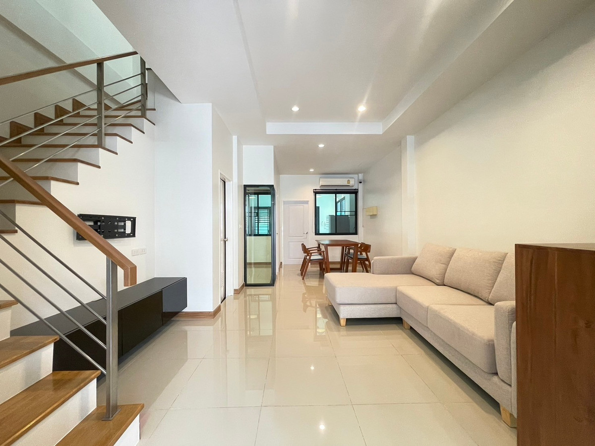 ให้เช่าทาวน์โฮมสมุทรปราการ สำโรง : ให้เช่า ทาวน์โฮมหัวมุม The Canvas สุขุมวิท–สำโรง