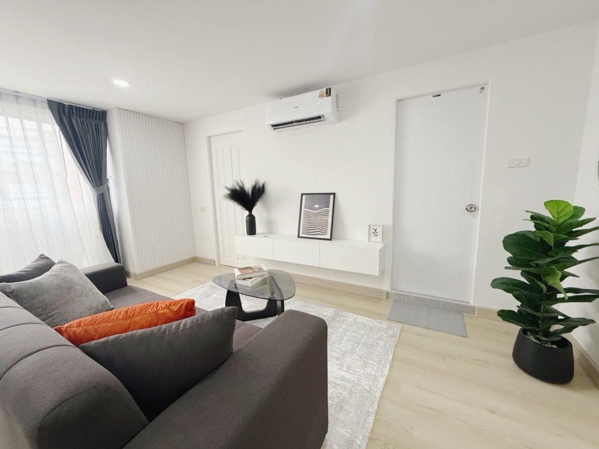 For SaleCondoLadprao101, Happy Land, The Mall Bang Kapi : 🔥For Sale 🌟Newly Renovated 🧳Move-In Ready 🏢Condo Lumpini Center Happy Land Phase 1-4  45 sq.m.