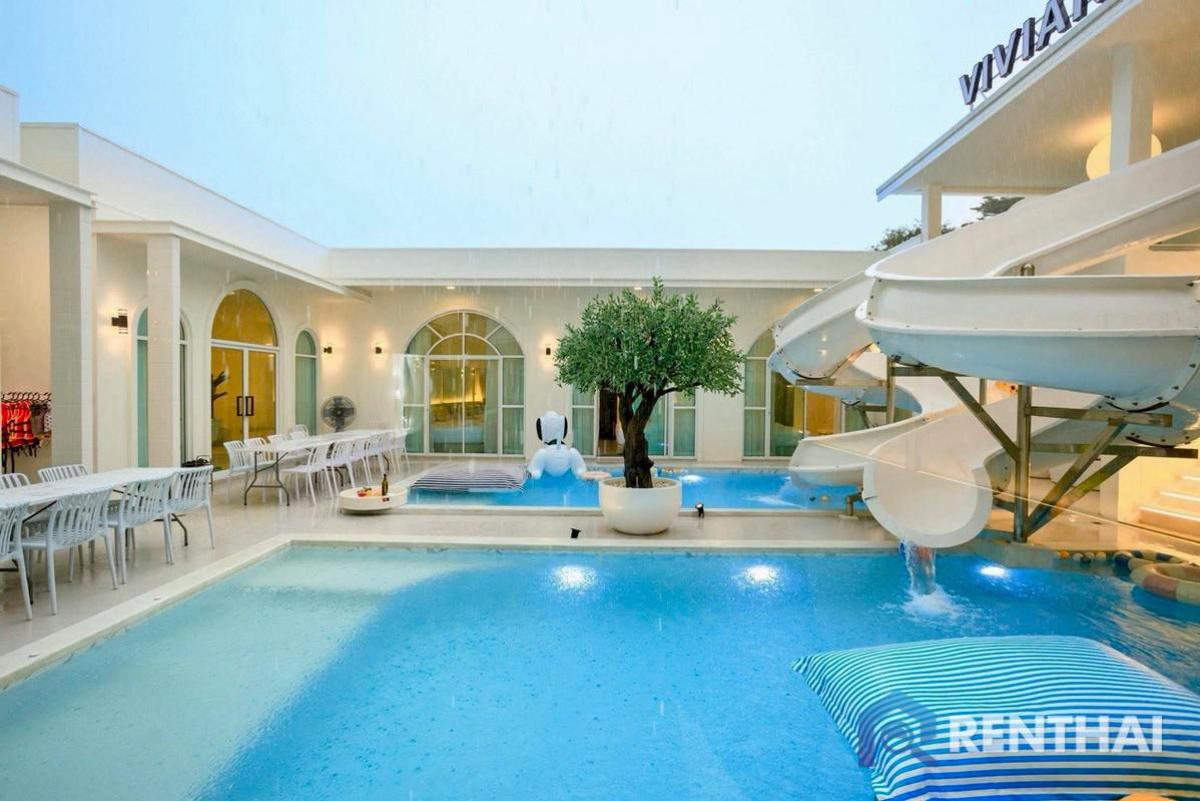 For SalePattaya, Bangsaen, Chonburi : Luxury 9 Bed Pool Villa in Pattaya