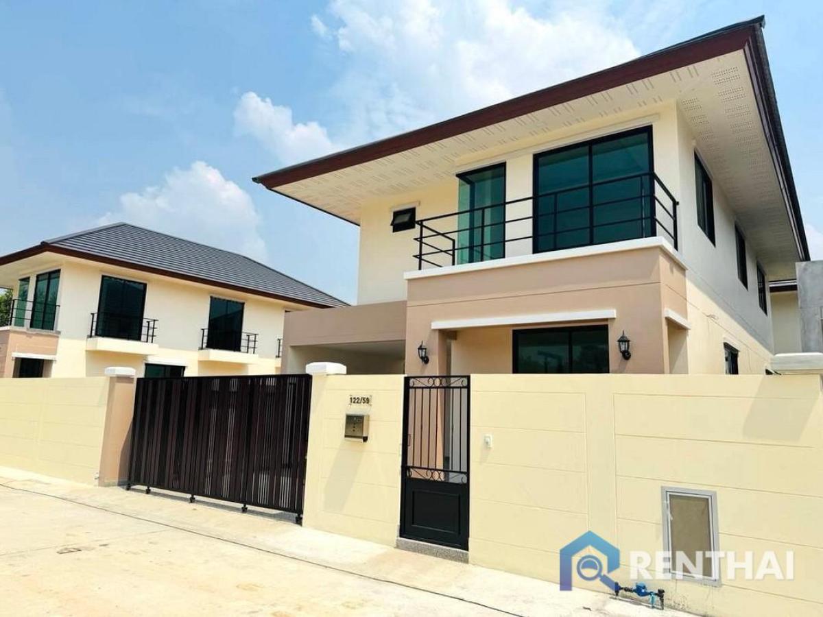 For SaleHousePattaya, Bangsaen, Chonburi : New house in East Pattaya with great village facilities.
