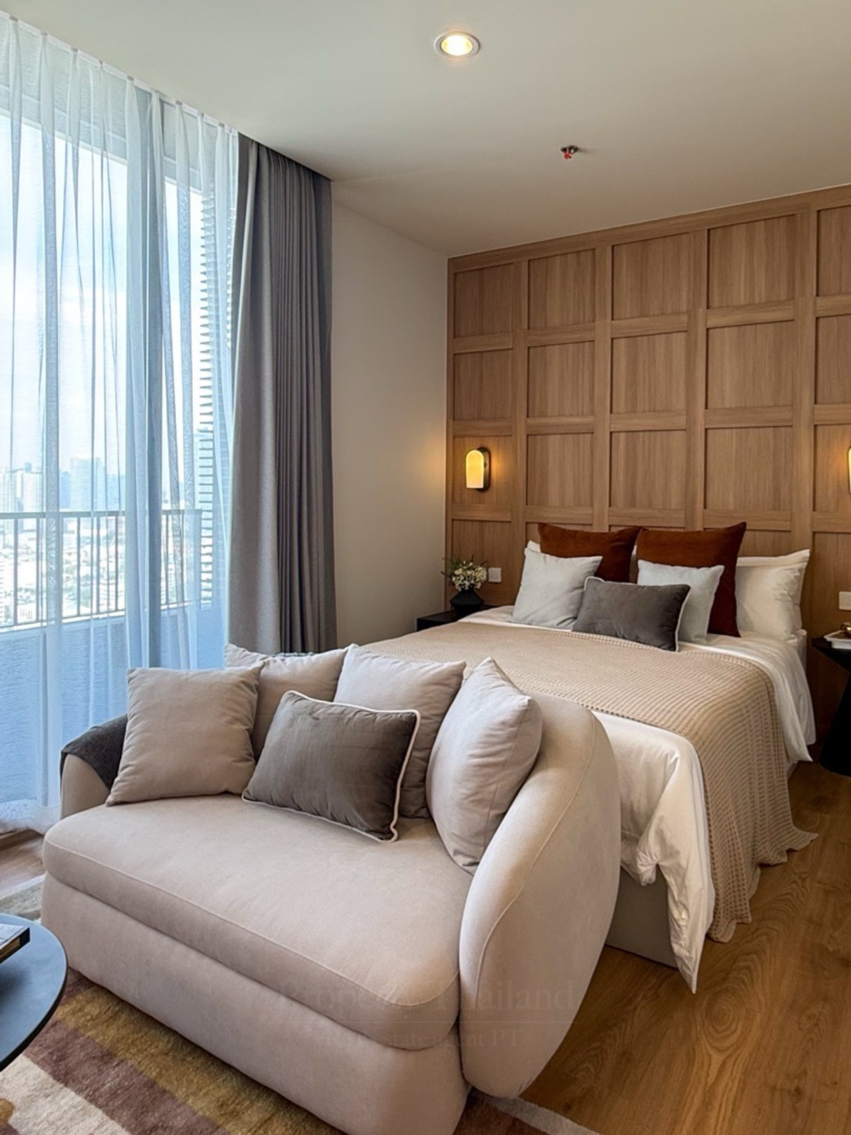 ขายคอนโดสุขุมวิท อโศก ทองหล่อ : ห้องใหม่จากโครงการ Noble form thonglor ราคา 1 ห้องนอน เริ่มต้น 8 ลบ. 🔥