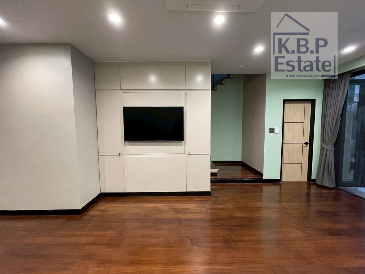 ทาวน์โฮมสุขุมวิท อโศก ทองหล่อ : ขาย / ให้เช่า บ้านกลางกรุง ทองหล่อ – บ้านทำใหม่ ใจกลางทองหล่อ ตกแต่งอย่างดีมากที่สุด ((พร้อมเข้าอยู่))