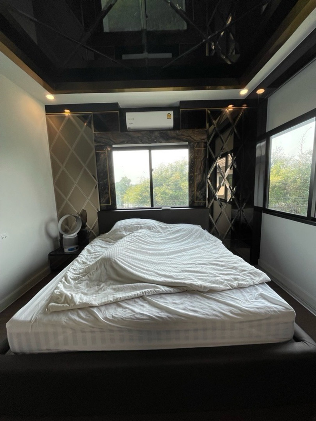 For RentHousePattanakan, Srinakarin : Single house for rent, Setthasiri Phatthanakan, 4 bedrooms, fully furnished, pets allowed.