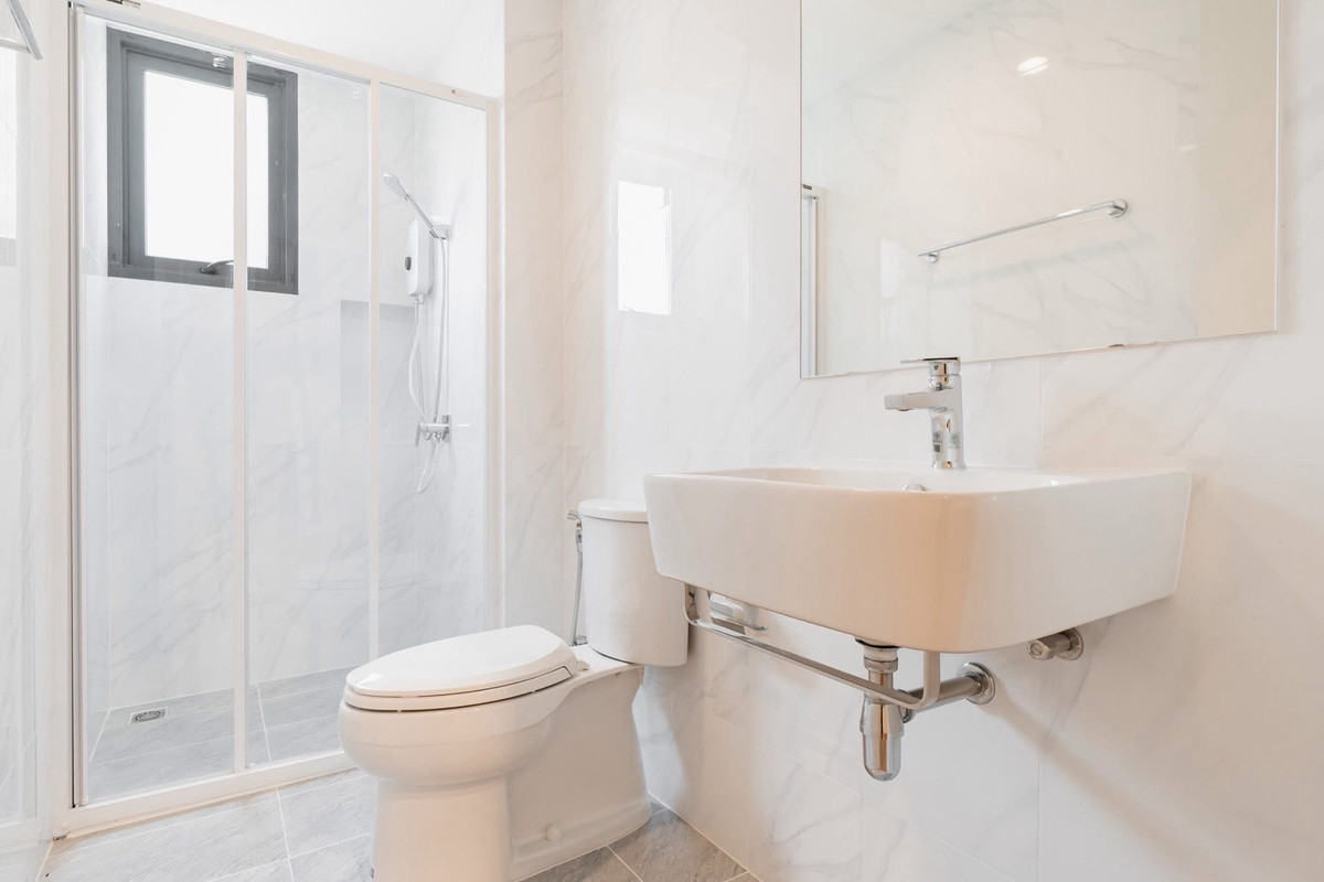 Pattanakan, Srinakarin : For Sale / Rent | 3-Storey Semi-Detached Corner Home | Brand-New, Move-In Ready | 57 sq.w. | Baan Klang Muang The Edition Srinakarin–Suan Luang