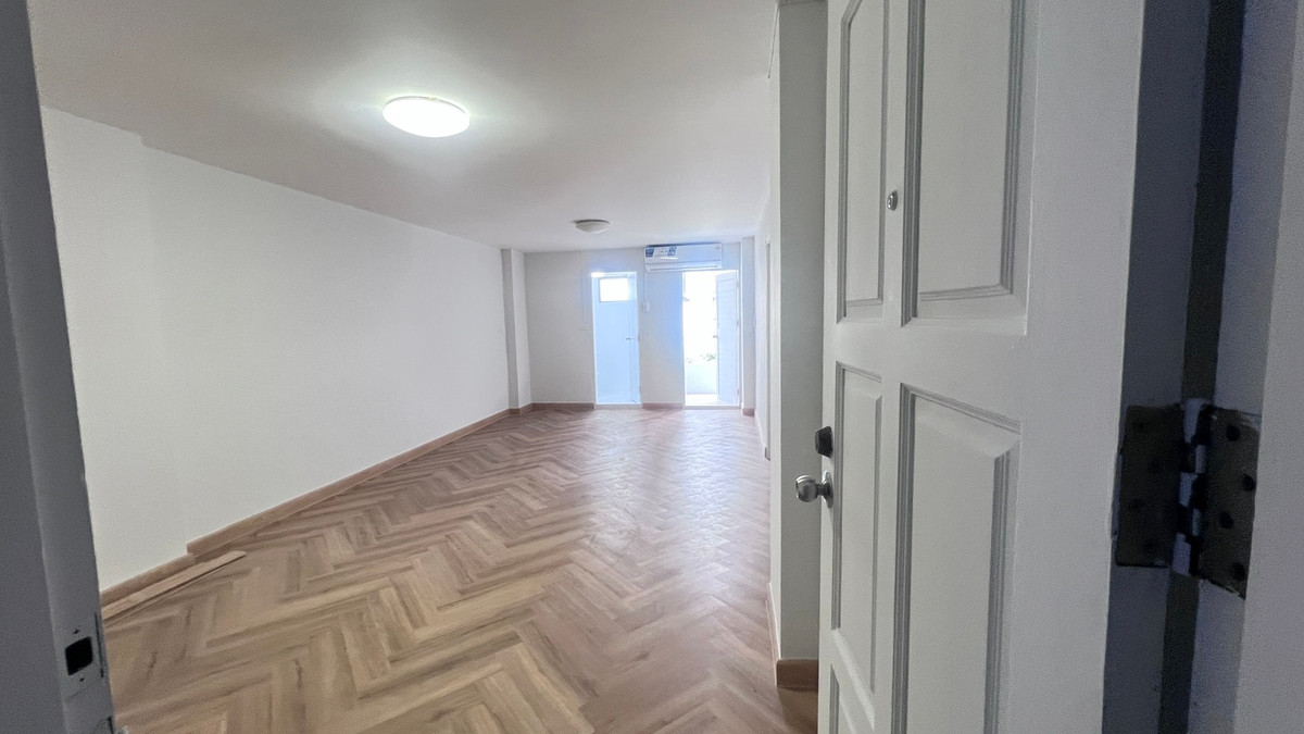 For SaleCondoRatchadapisek, Huaikwang, Suttisan : Newly renovated 📌2 large bedrooms, 64 sq m, Ratchada area, good price, pets allowed 🐕🐶