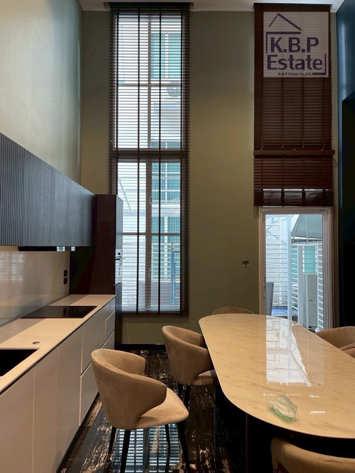 ทาวน์โฮมสุขุมวิท อโศก ทองหล่อ : ขาย / ให้เช่า บ้านกลางกรุง ทองหล่อ – บ้านทำใหม่ ใจกลางทองหล่อ ตกแต่งอย่างดีมากที่สุด ((พร้อมเข้าอยู่))