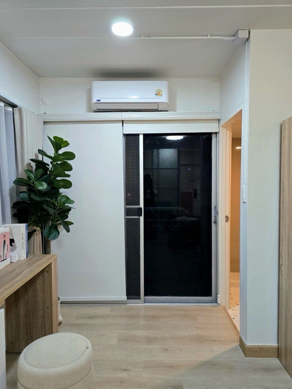 For SaleCondoRatchadapisek, Huaikwang, Suttisan : Corner room 32 sq m!!   1 bedroom, 1 bathroom at [Ratchada City Condo] near MRT Huai Khwang, only 600 meters!