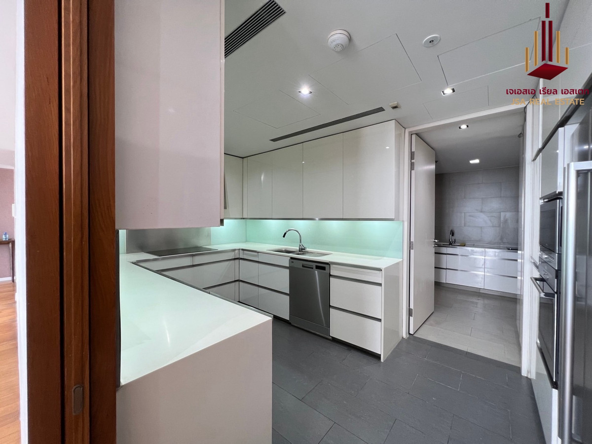 For RentCondoSathorn, Narathiwat : ✨ For Rent: The Met Condo ✨ 💰 Only 120,000 THB/month