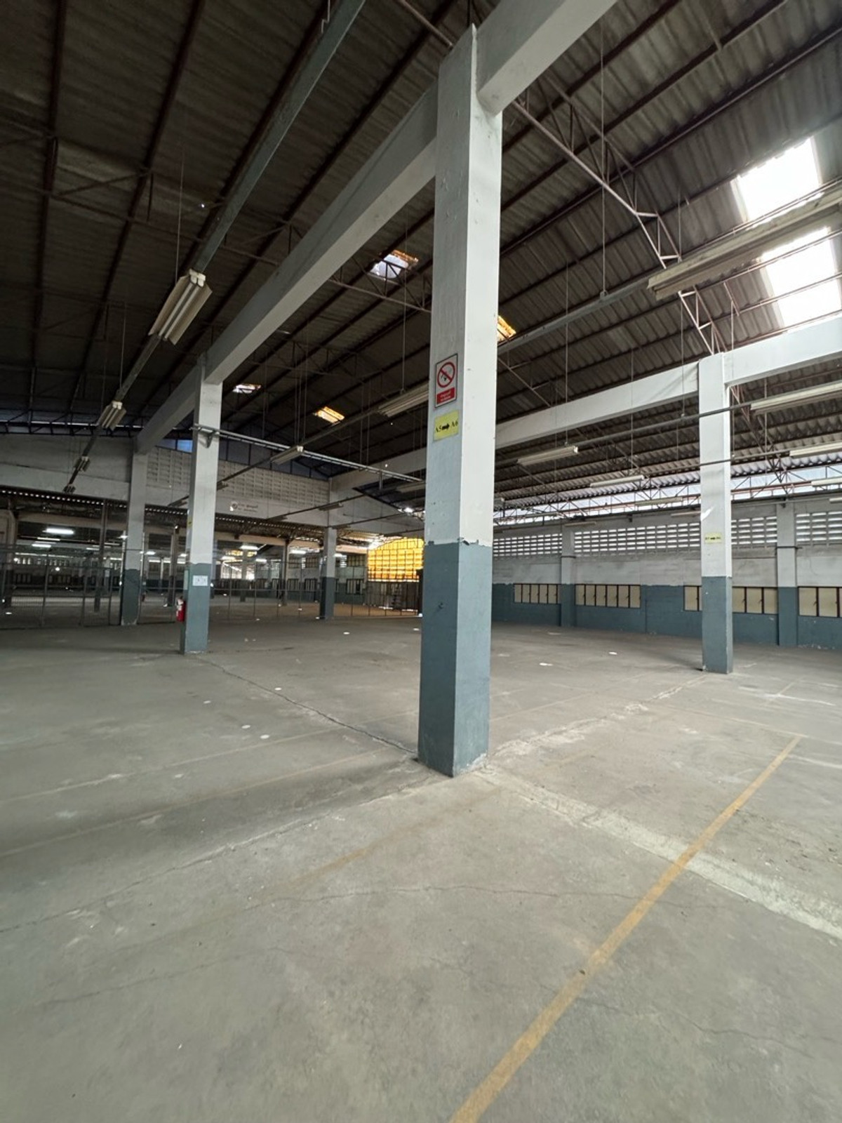 For RentFactoryBangna, Bearing, Lasalle : Factory for rent, 6-3-27 rai, area 7,000 square meters, has A.2 and A.6 licenses, used to have R.4 but canceled use, tenant must apply for a new one @ Bangna, Lasalle, Bearing, Bangkok