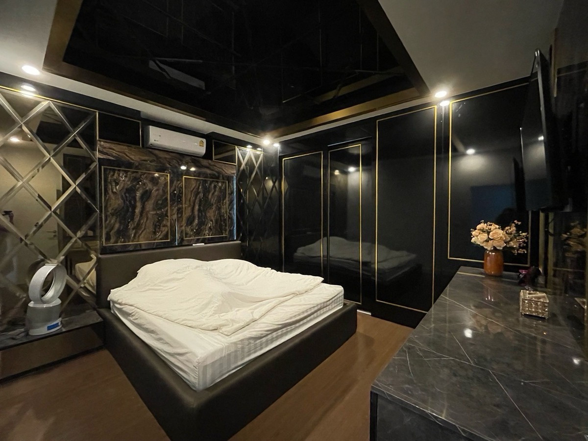 For RentHousePattanakan, Srinakarin : Single house for rent, Setthasiri Phatthanakan, 4 bedrooms, fully furnished, pets allowed.