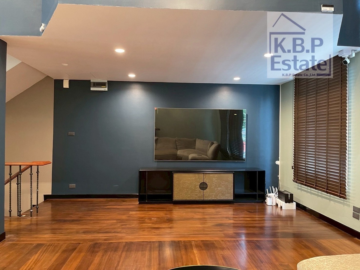 ทาวน์โฮมสุขุมวิท อโศก ทองหล่อ : ขาย / ให้เช่า บ้านกลางกรุง ทองหล่อ – บ้านทำใหม่ ใจกลางทองหล่อ ตกแต่งอย่างดีมากที่สุด ((พร้อมเข้าอยู่))