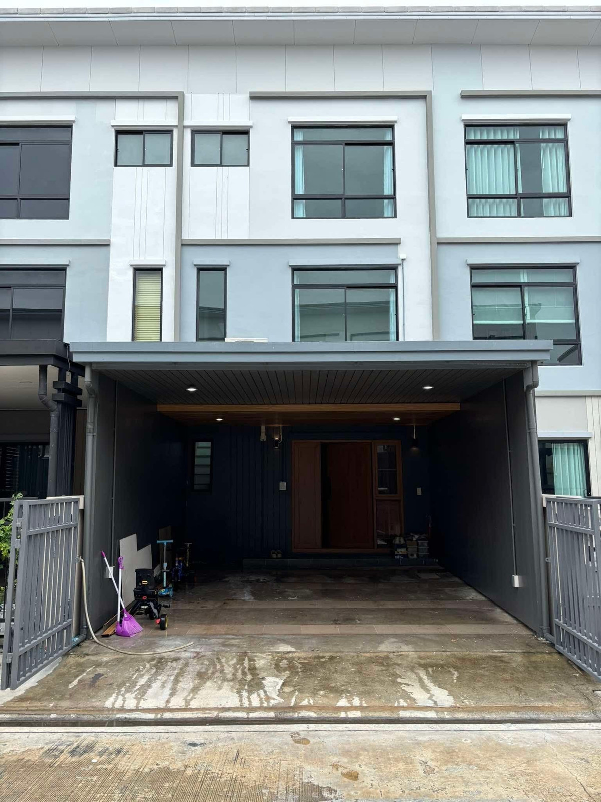 For SaleTownhomeOnnut, Udomsuk : ขายทาวน์โฮมหรู Q Prime Sukhumvit 77 | สภาพใหม่มาก อยู่แค่ 3 เดือน | เฟอร์ครบ