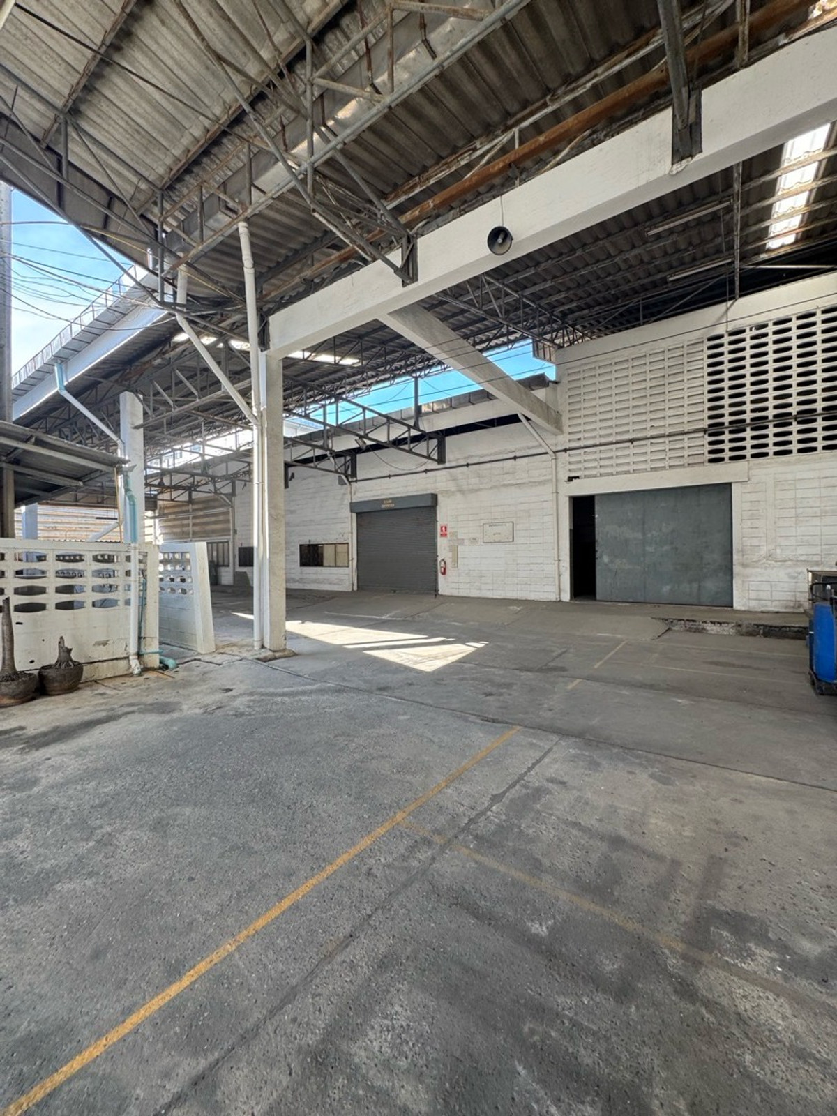 For RentFactoryBangna, Bearing, Lasalle : Factory for rent, 6-3-27 rai, area 7,000 square meters, has A.2 and A.6 licenses, used to have R.4 but canceled use, tenant must apply for a new one @ Bangna, Lasalle, Bearing, Bangkok