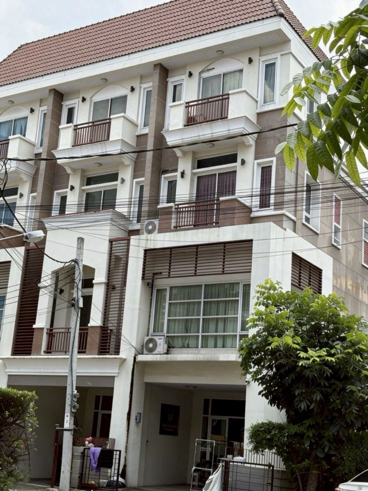 ให้เช่าโฮมออฟฟิศสุขุมวิท อโศก ทองหล่อ : ให้เช่า Townhome พรีเมี่ยมเพลสเอกมัย-รามอินทรา 🏡🎊💸出租聯排別墅 Premium Place Ekkamai-Ramindra。 