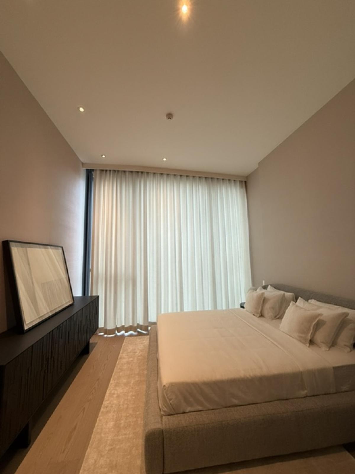 For SaleCondoWitthayu, Chidlom, Langsuan, Ploenchit : ✨ SCOPE Lang Suan — 1 Bedroom, world class luxury ✨ Large room 83 sq m. Very rare location in the heart of Lang Suan 🏙️💎 42.xx mb Contact to see the room urgently.