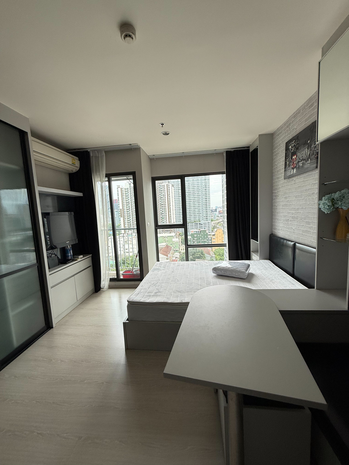 For RentCondoRama9, Petchburi, RCA : 💥ST-5383💥Rhythm Asoke 👉Line : @accessliving