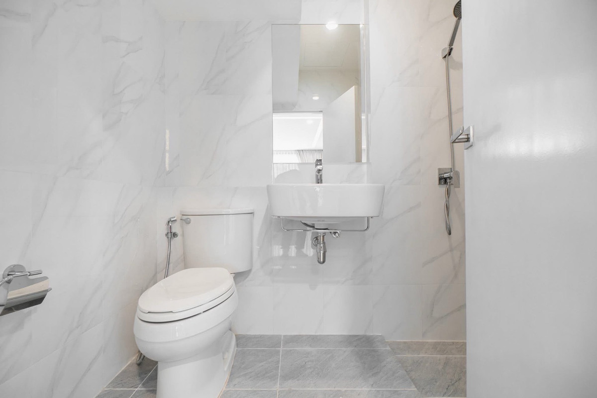 Pattanakan, Srinakarin : For Sale / Rent | 3-Storey Semi-Detached Corner Home | Brand-New, Move-In Ready | 57 sq.w. | Baan Klang Muang The Edition Srinakarin–Suan Luang