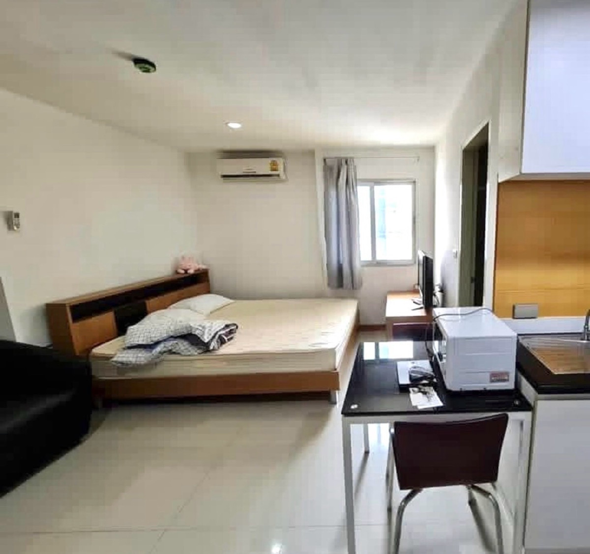 ให้เช่าคอนโดรัชดา ห้วยขวาง : คอนโดใกล้ mrt 400 เมตร  (พร้อมเข้าอยู่)