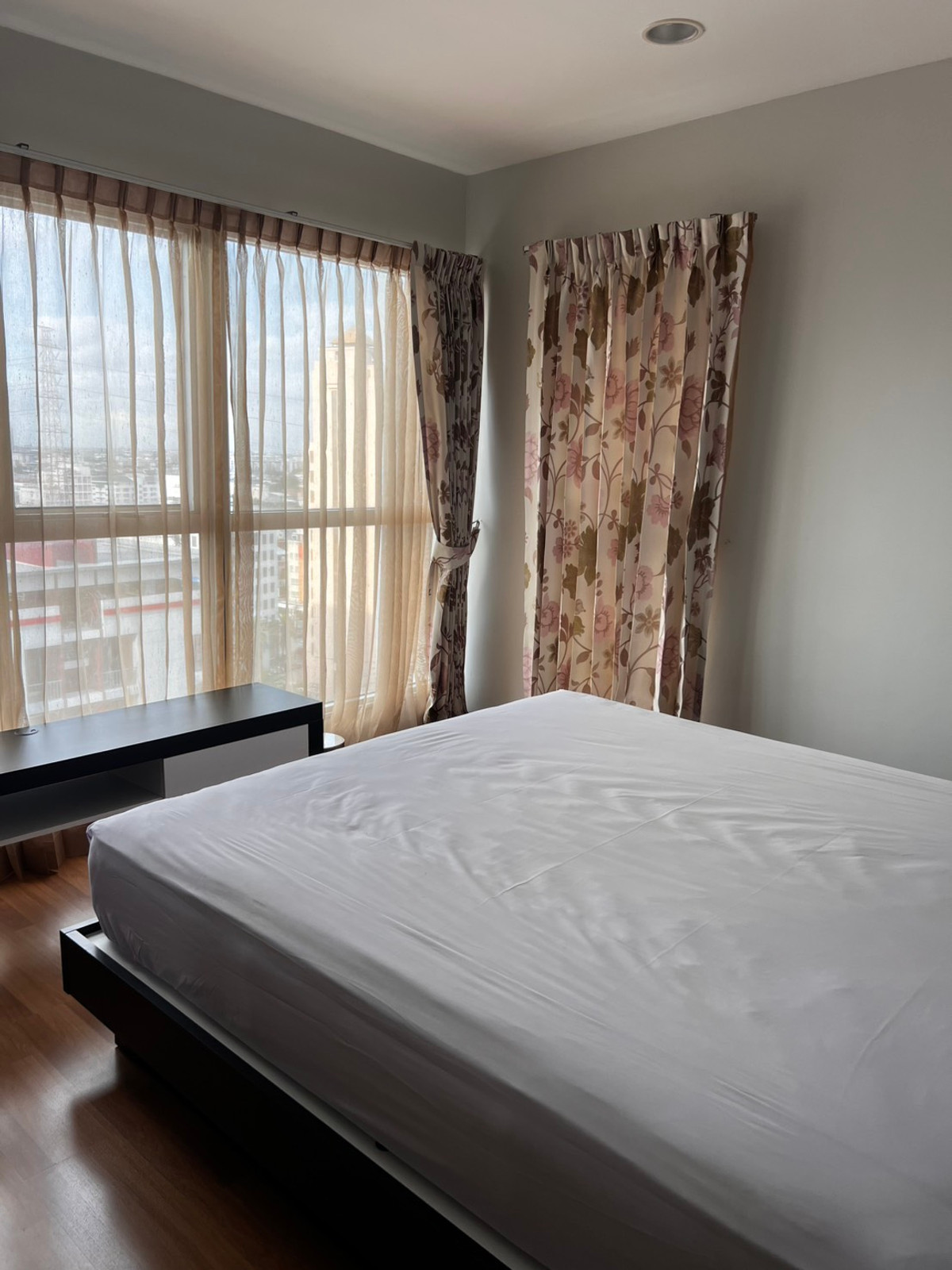 ให้เช่าคอนโดรัชดา ห้วยขวาง : ให้เช่าห้องมุม 2 นอน Centric Ratchada-Sithisan เครื่องใช้ไฟฟ้าครบ ใกล้ MRT สุทฺธิสาร