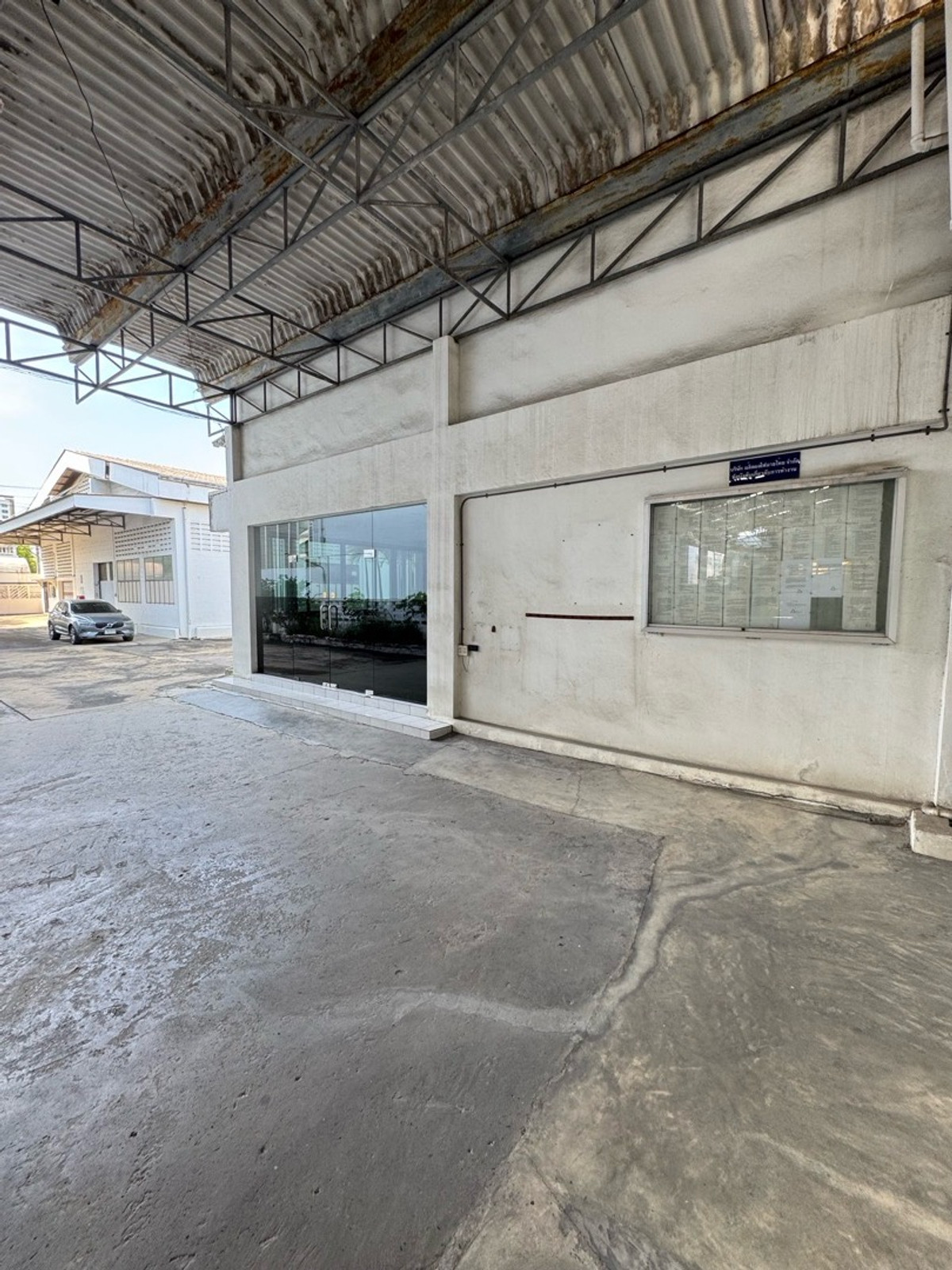 For RentFactoryBangna, Bearing, Lasalle : Factory for rent, 6-3-27 rai, area 7,000 square meters, has A.2 and A.6 licenses, used to have R.4 but canceled use, tenant must apply for a new one @ Bangna, Lasalle, Bearing, Bangkok