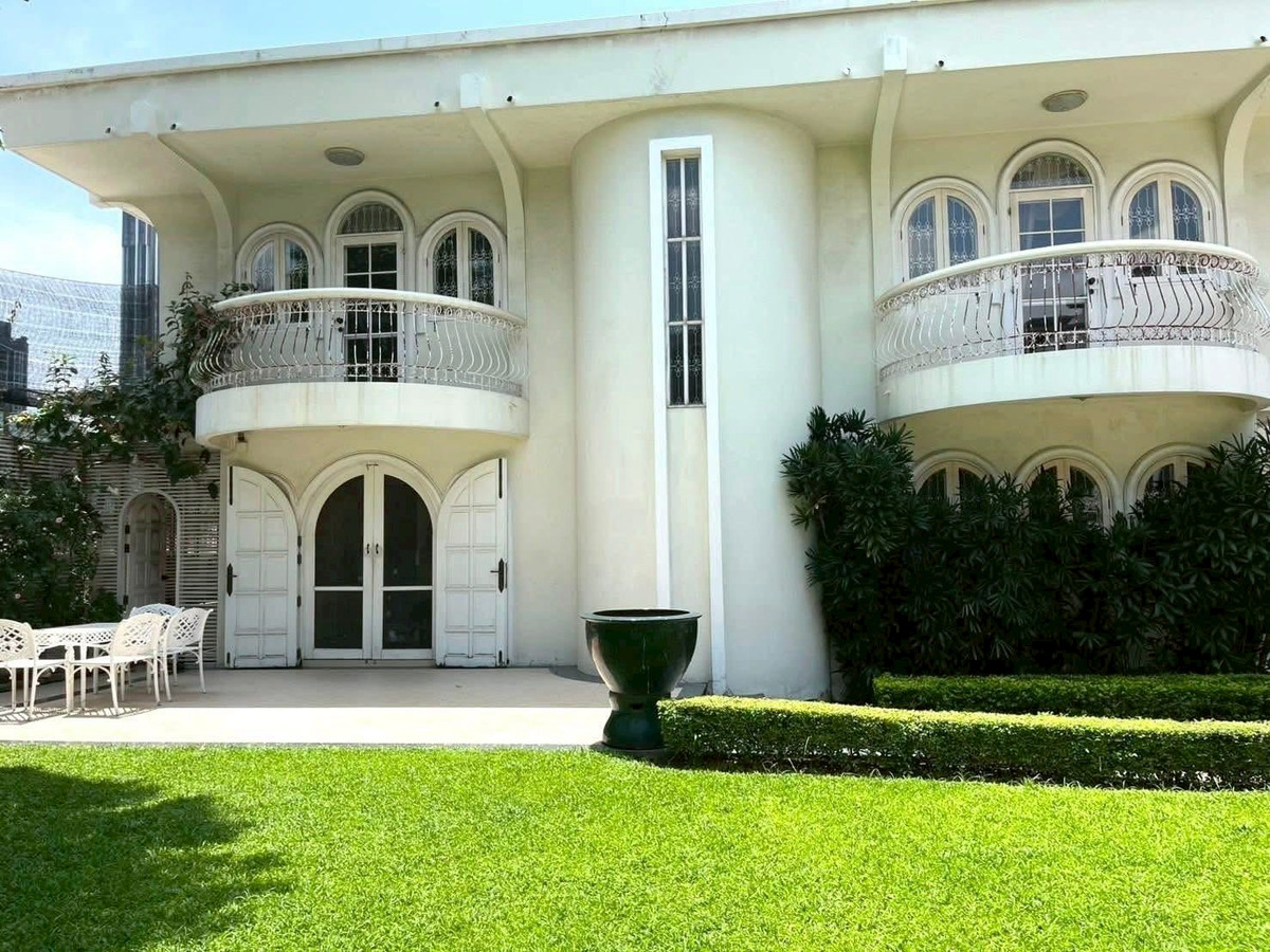 ขายบ้านสุขุมวิท อโศก ทองหล่อ : LTHC13804 – House for Sale | Sukhumvit 64 | 960 sqm | 4 Beds 5 Baths | Near BTS Punnawithi | 42.33 MB | บ้านขาย สุขุมวิท 64