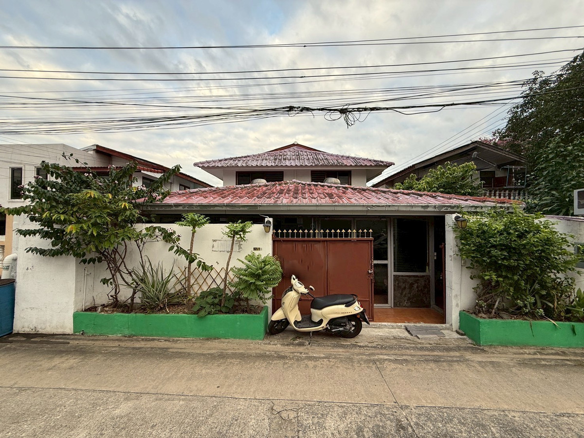 ขายนวมินทร์ รามอินทรา : ขายด่วน บ้านแฝด 2 ชั้น ราคาดี ที่กว้าง 68 ตรว. เดินทางสะดวก  5 นอน 3 น้ำ ซอยรามอินทรา 8 