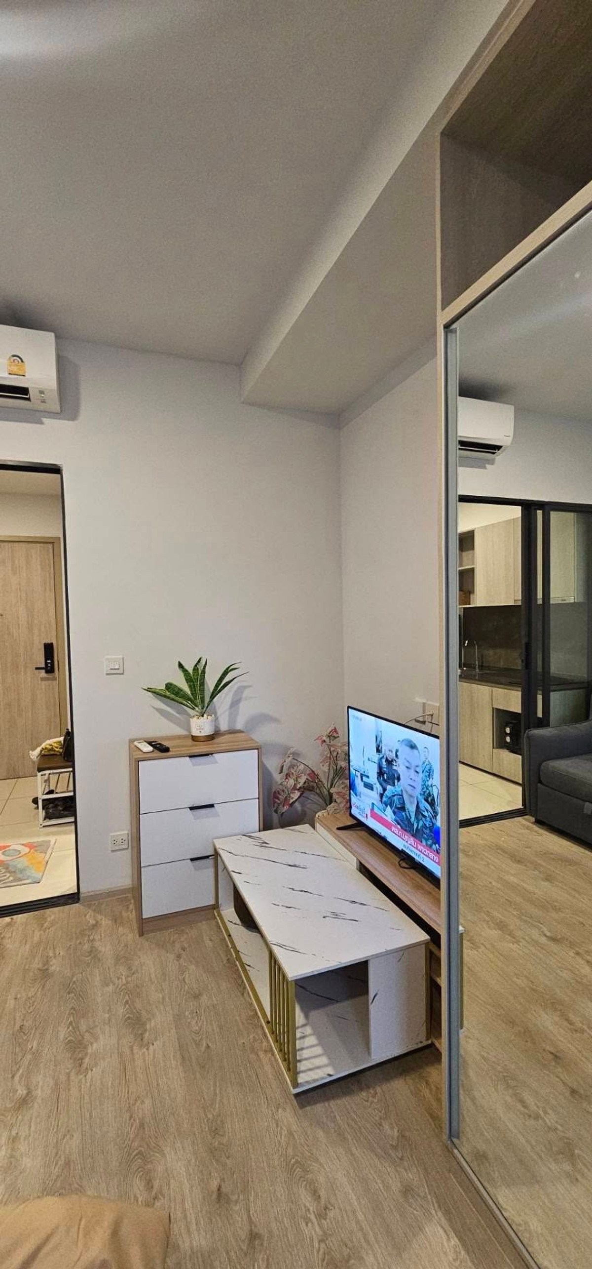 ให้เช่าคอนโดพระราม 9 เพชรบุรีตัดใหม่ RCA : RC121125 ให้เช่าคอนโด The Tree Pattanakarn Ekkamai  ราคาพิเศษ เฟอร์นิเจอร์ครบพร้อมอยู่