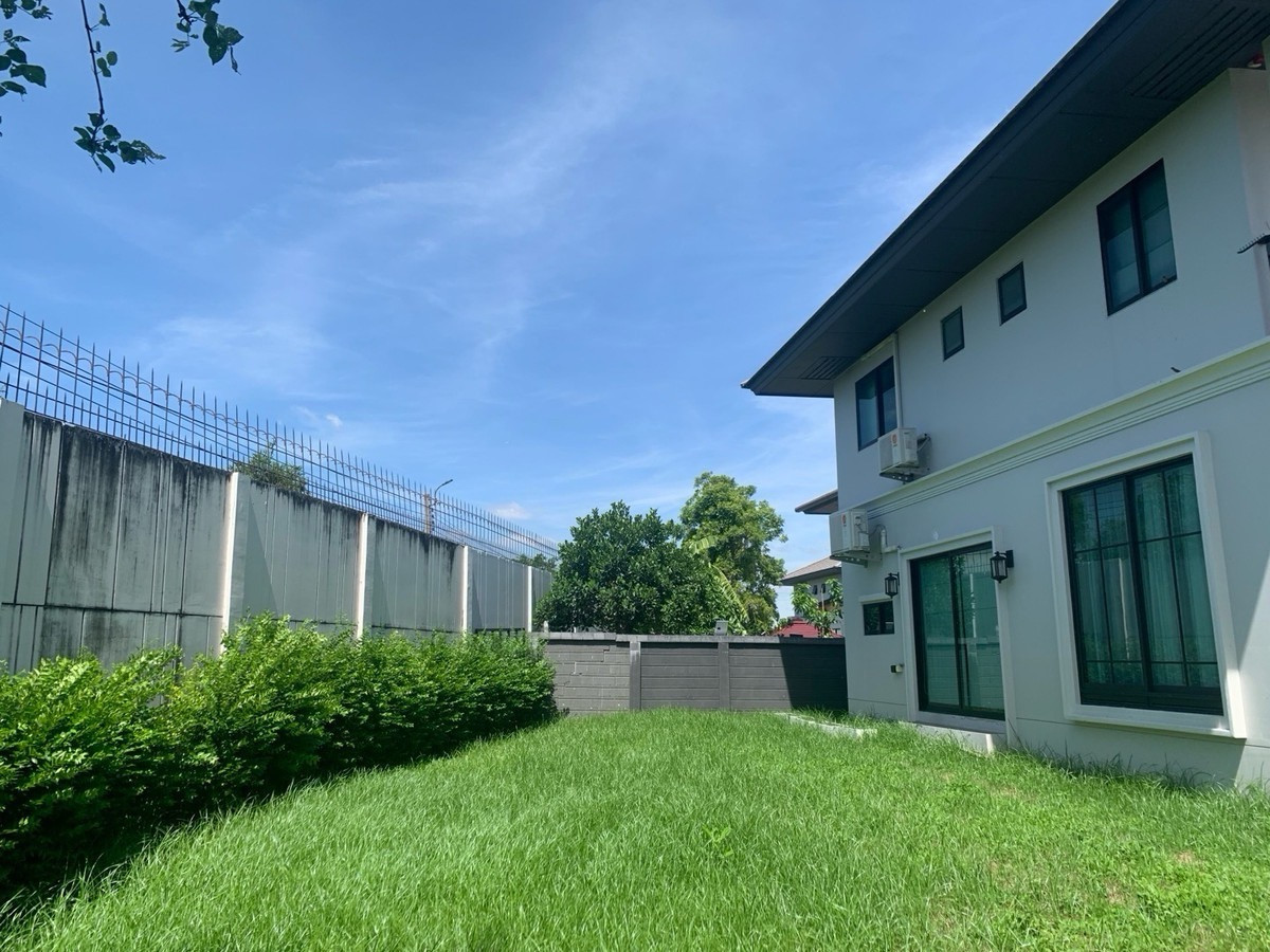 For RentHousePattanakan, Srinakarin : Single house for rent, Setthasiri Phatthanakan, 4 bedrooms, fully furnished, pets allowed.