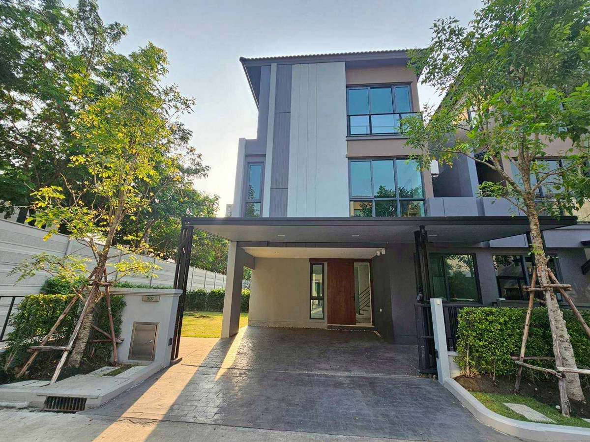 TownhomeKasetsart, Ratchayothin : For sale/rent Townhome Baan Klang Muang Edition Phahon-Ramintra (58 sq m) Theparak 47