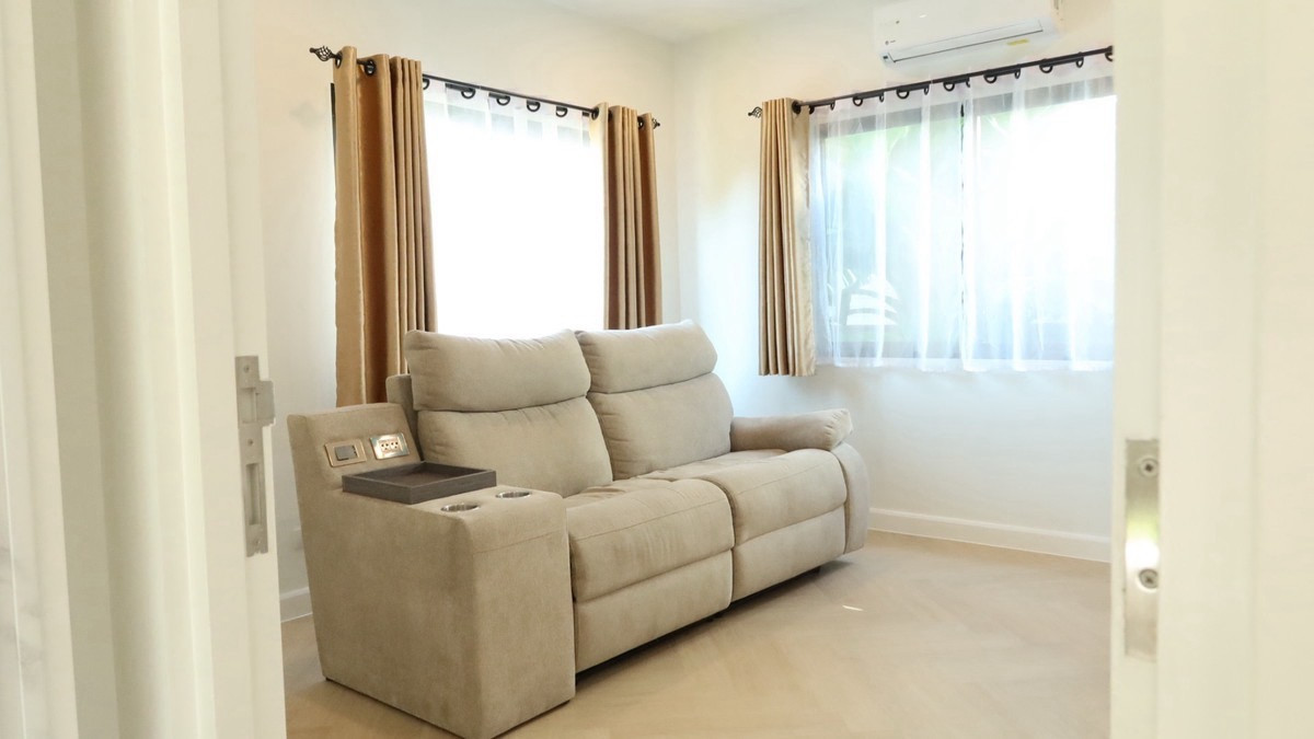 For RentHousePattanakan, Srinakarin : Single house for rent, Setthasiri Phatthanakan, 4 bedrooms, fully furnished, pets allowed.