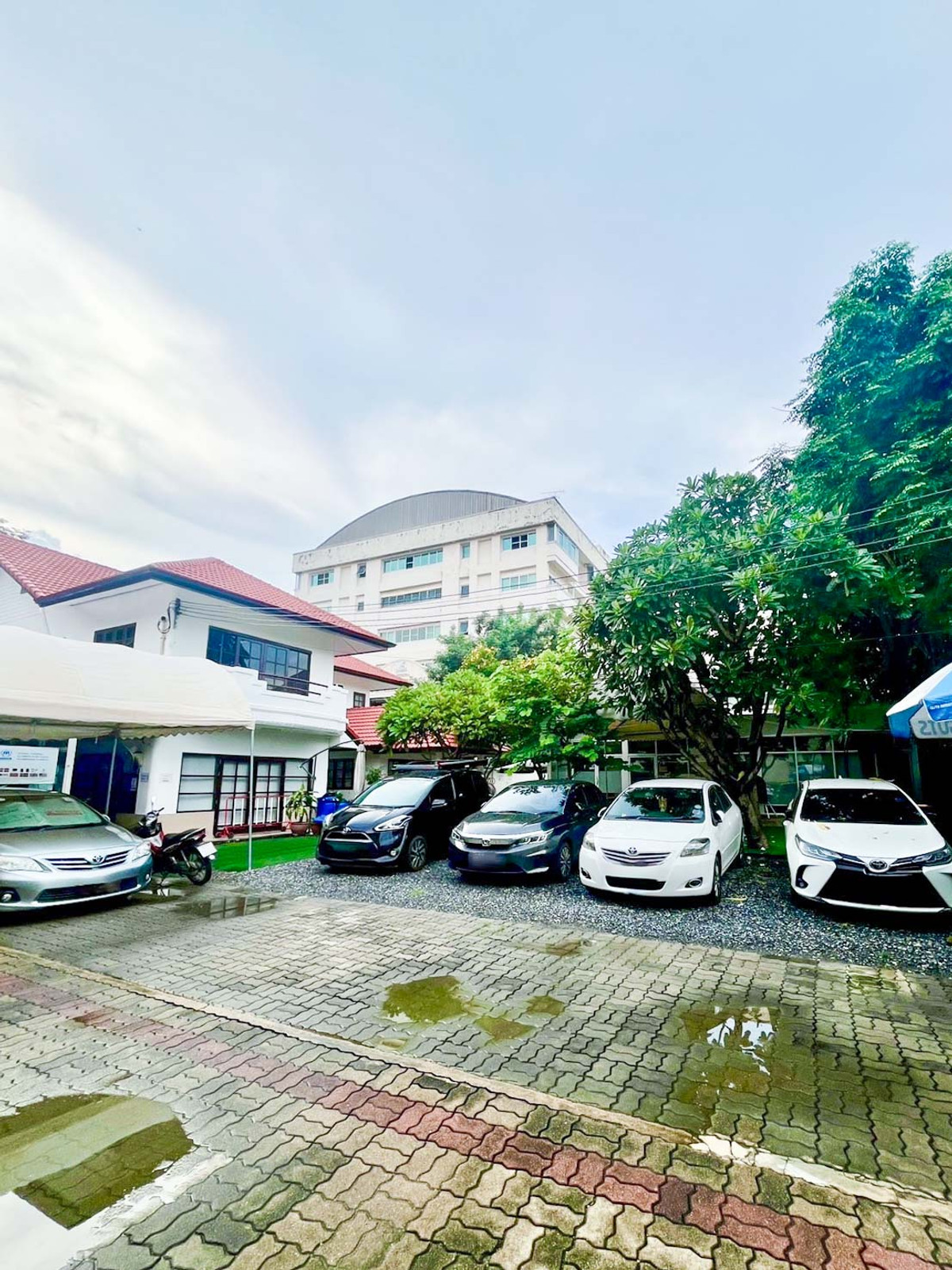 ให้เช่าโฮมออฟฟิศสะพานควาย จตุจักร : ให้เช่า Home Office 2 ชั้น พหลโยธิน 30 แบบ 4 นอน 2 น้ำ ขนาด 218 ตรว 280 ตรม ทำเลดี ใกล้ รัชโยธิน  รัชดา เสนานิคม 1 เกษตร BTS รัชโยธิน : KT25R-023