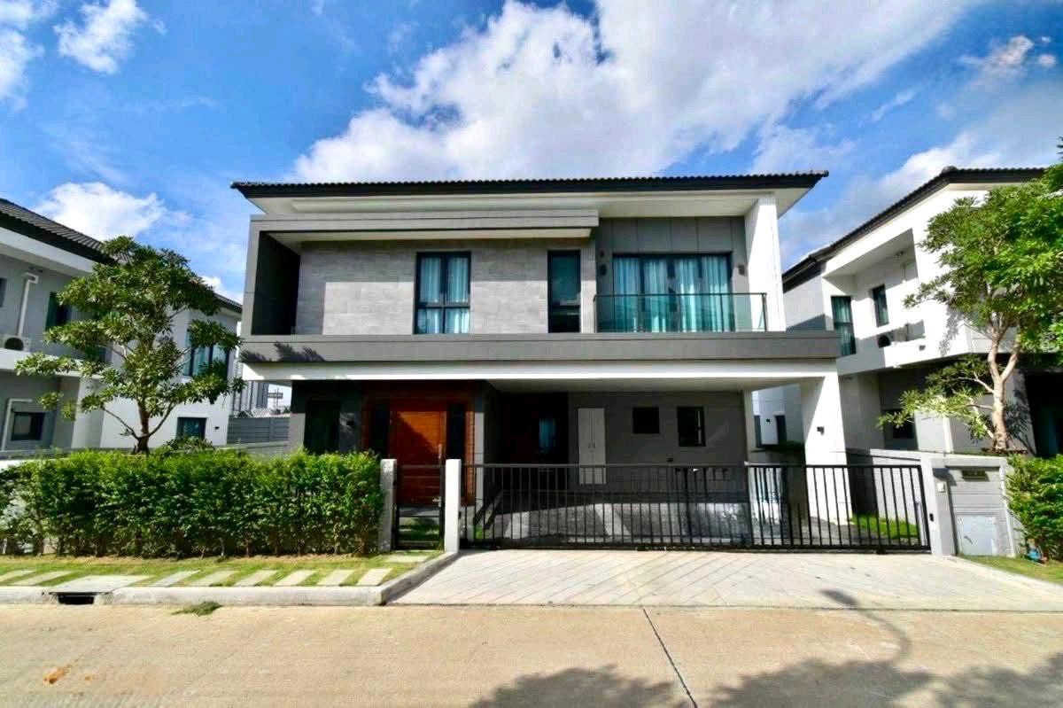 For RentHouseBangna, Bearing, Lasalle : 🍃 Big beautiful house, good location, near Mega Bangna, just a few minutes 🏡✨