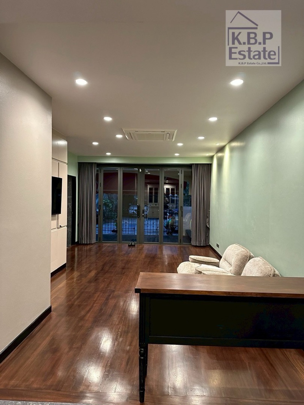 ทาวน์โฮมสุขุมวิท อโศก ทองหล่อ : ขาย / ให้เช่า บ้านกลางกรุง ทองหล่อ – บ้านทำใหม่ ใจกลางทองหล่อ ตกแต่งอย่างดีมากที่สุด ((พร้อมเข้าอยู่))