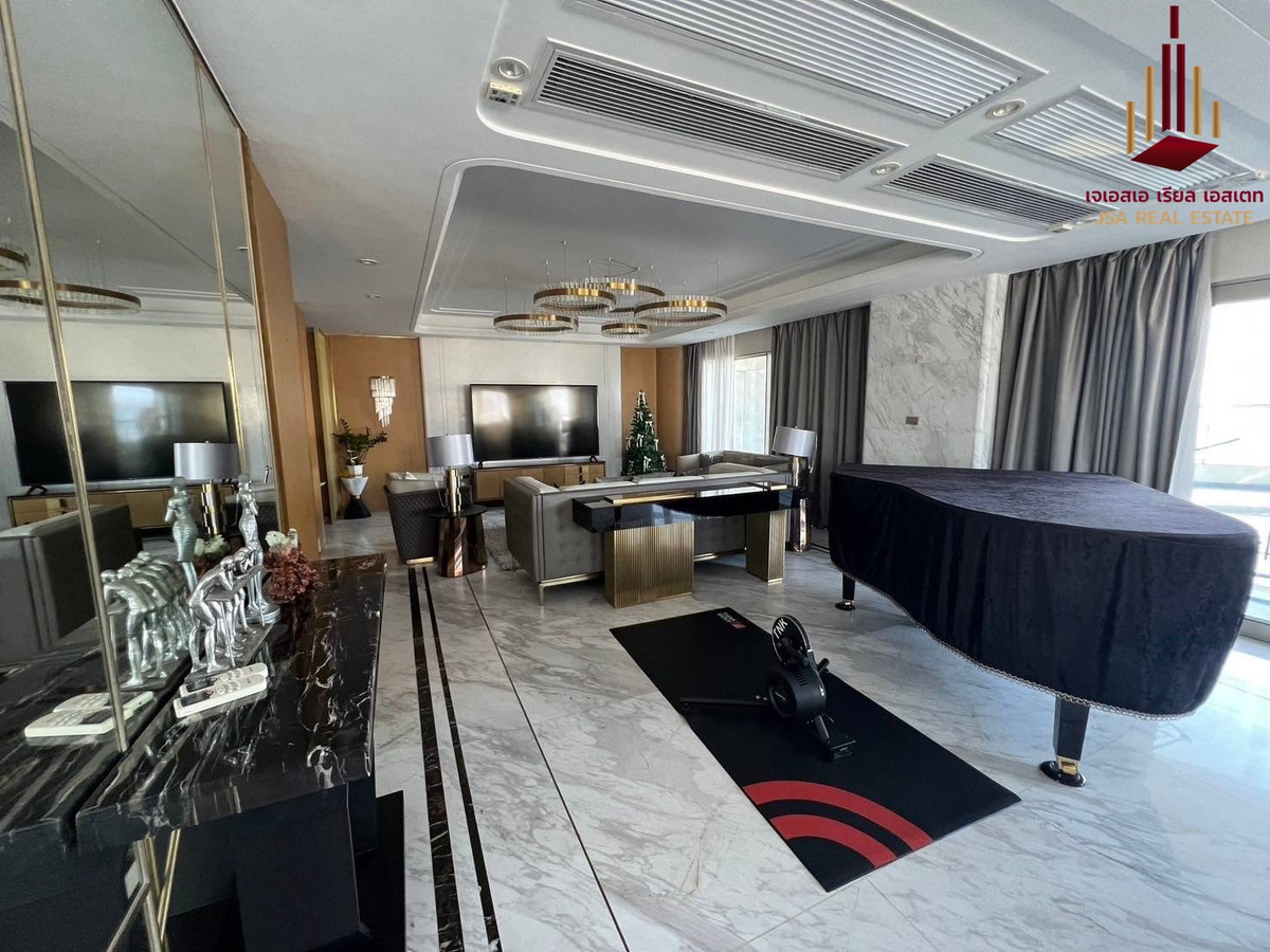 ขายคอนโดสุขุมวิท อโศก ทองหล่อ : ✨ For Sale: Le Raffine Sukhumvit 24 Condo ✨  💰 Only 50,000,000 THB